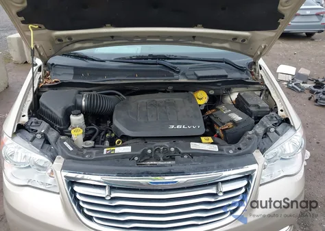 2015 Chrysler Town & Country Touring из США, поврежденный, VIN 2C4RC1BG1FR740265